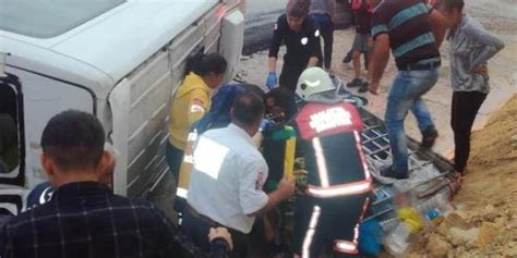 İ­n­ş­a­a­t­ ­i­ş­ç­i­l­e­r­i­n­i­ ­t­a­ş­ı­y­a­n­ ­m­i­n­i­b­ü­s­ ­d­e­v­r­i­l­d­i­:­ ­7­ ­y­a­r­a­l­ı­ ­-­ ­Y­a­ş­a­m­ ­H­a­b­e­r­l­e­r­i­